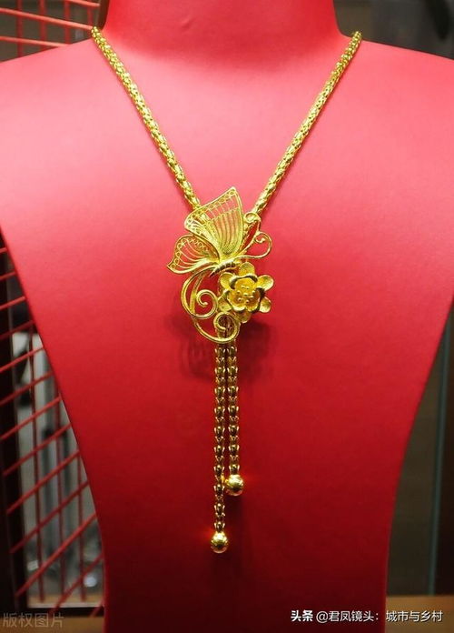 湖北宜昌珠宝首饰店 黄金饰品琳琅满目，龙凤呈祥与美发饰品销售新趋势