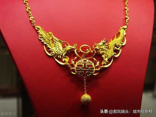 湖北宜昌珠宝首饰店 琳琅满目的黄金饰品与龙凤呈祥美发饰品