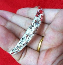 纯银首饰与美发饰品 让美丽与健康同行