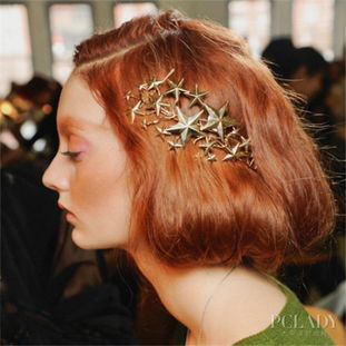 5款别致发饰吸睛搭法，轻松摆脱平庸路人感